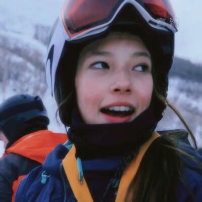 谷爱凌撅嘴表情包