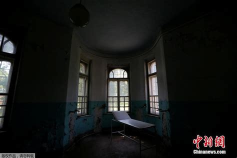 布达佩斯废弃医院占地7万平米 如现实版《寂静岭》_新浪图片