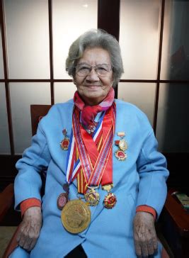 92岁“国民奶奶”陈奇分享快乐长寿的秘诀_政协号