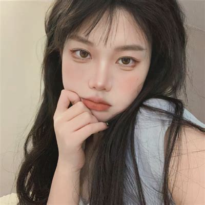温柔的活泼女生头像