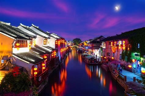 江苏苏州：夜游山塘街-人民图片网