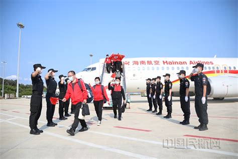 海南省援鄂医疗队凯旋 三亚机场喜迎英雄回家-中国民航网