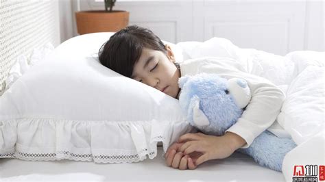 教育部明确3个重要时间保睡眠 小学生每天睡眠时间应达10小时_龙华网_百万龙华人的网上家园