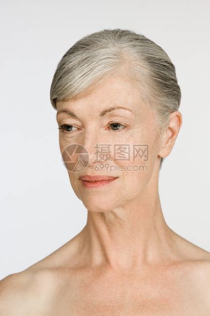 老年妇女的特写高清图片下载-正版图片501501197-摄图网