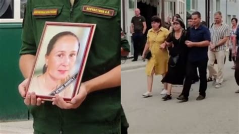 首位俄军女兵在俄乌冲突中阵亡：士兵手捧遗像 民众开追悼会送行_腾讯视频