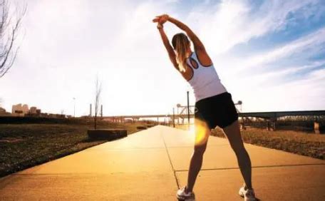 45岁女子每天晨跑，为什么一年后，身体却越来越差？