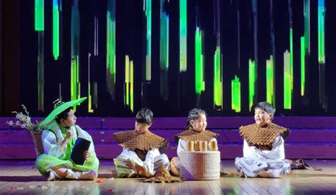 今年以来，为丰富群众文化生活，闻喜县蒲剧团紧锣密鼓排演戏曲，并在线上开展直播。