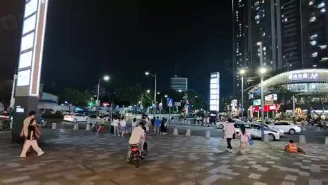 深圳市龙华区20㎡服装店店铺转让|龙华大浪商业步行街服装店忍痛急转 人流量爆棚-深圳市店铺转让