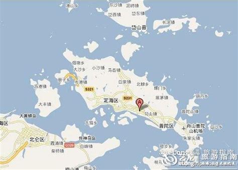 舟山群岛位于浙江省北部海域，主要地貌为山地丘陵。读图，