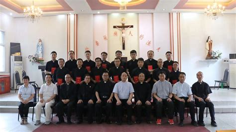 中国：54位修道人积极参加北京马拉松筹款活动_天主教新闻网-信德网