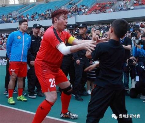众明星揭秘如何加入香港明星足球队，黄日华自曝如何成为领队