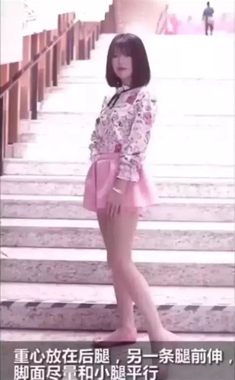 微胖甜美女生拍照头像