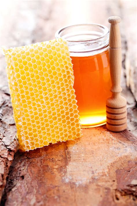 天然蜂蜜图片-玻璃瓶中的天然蜂蜜素材-高清图片-摄影照片-寻图免费打包下载