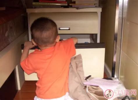 2岁孩子为啥总喜欢翻箱倒柜？并不是故意在破坏，你不懂别瞎阻止__财经头条