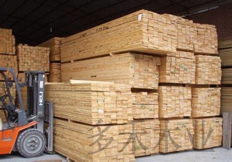 建筑工程中模板和木方使用的比例大概是多少？-木材码头
