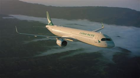 国泰航空从新西兰飞香港客机起飞后撞上一群鸟 返回降落 - 航空安全 - 航空圈——航空信息、大数据平台