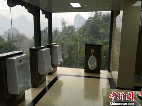 广西桂林“透明厕所”将种树遮挡 提升游客安全感_新浪新闻