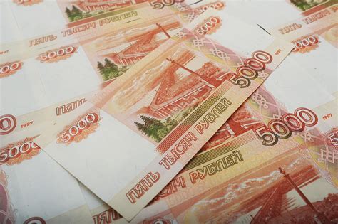 卢布汇率升至7年来最高，对俄罗斯经济来说是好事还是坏事？__财经头条