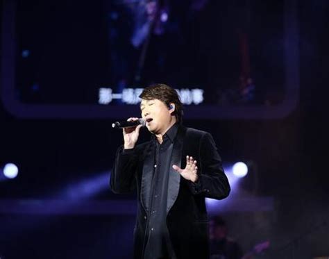 1991年的一天，哥伦比亚唱片公司的总裁和台湾音乐人涂惠源来到歌厅挑选优秀的歌手。