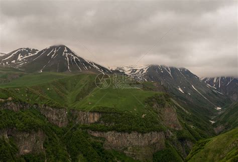 亚欧分界线的山脉（大高加索山脉：亚洲和欧洲的分界山脉，是板块碰撞隆起的褶皱山脉） | 说明书网