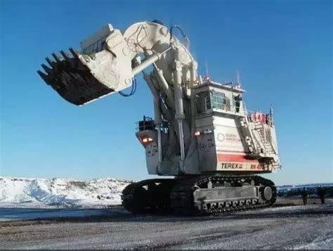 世界上最大的挖掘机，特雷克斯RH400重1008吨_巴拉排行榜