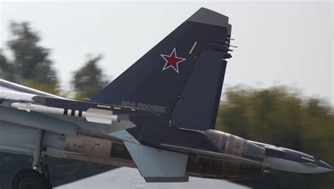 俄媒：中国对苏-35战机进行升级 主要改进飞行员头盔_手机新浪网
