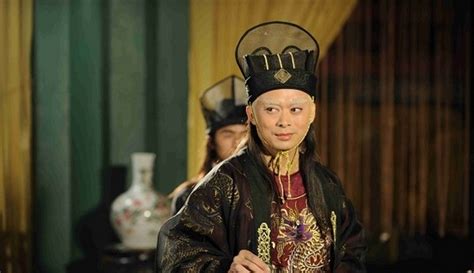 古装剧中太监的扮演者，靳东竟演过太监，最后一位见过真太监！