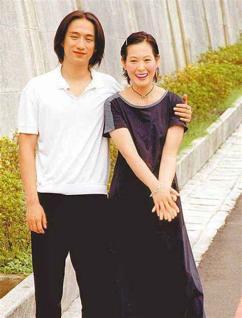 刘若英是娱乐圈少有的纯粹女演员，8年幸福婚姻，与老公久处不厌