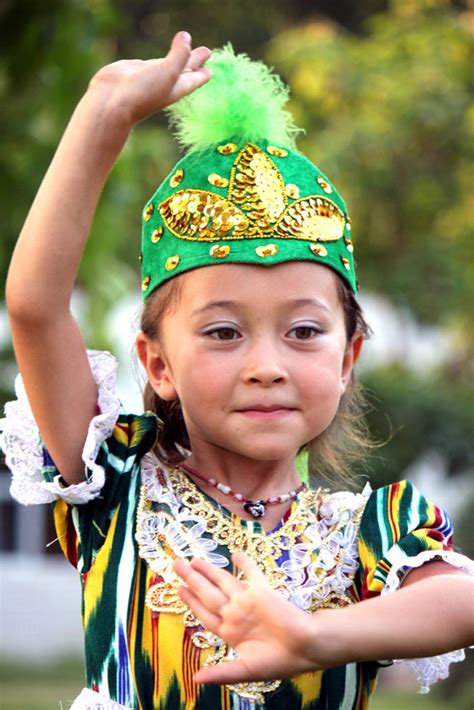 【维族女孩摄影图片】新疆。伊犁人像摄影_笑逐颜开123_太平洋电脑网摄影部落