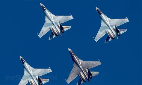 俄罗斯空天军现役最好的战斗机 苏35组团飞行高清图集|战斗机|天军|俄罗斯_新浪新闻