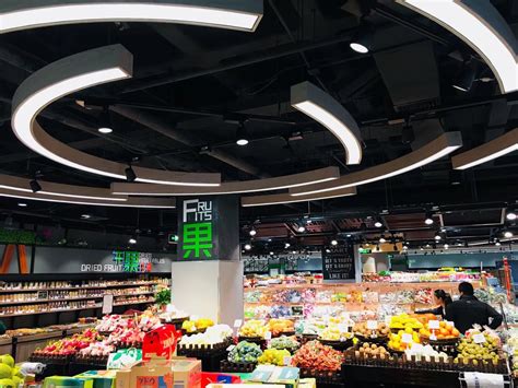 王府井首航超市第一家店包头昆区店今日正式亮相_联商网