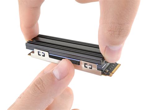 M2 SSD固态硬盘散热片怎么装，固态硬盘导热硅胶片如何使用