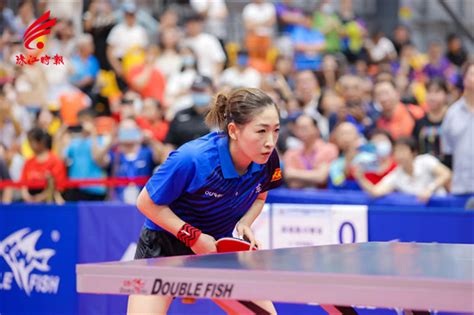 南海新闻网-世界冠军刘诗雯亮相男女对抗赛
