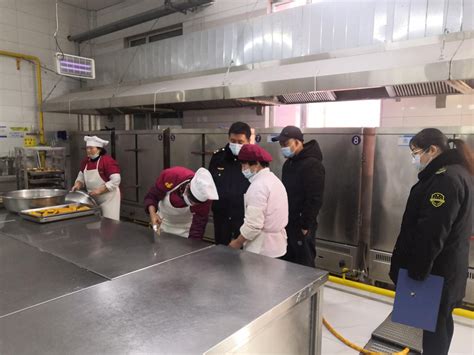 靖远县东湾镇市场监管所开展学校食堂及校园周边食品安全专项检查