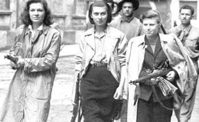 |二战时苏联女兵穿裙子打仗，一旦被俘下场确是这样....... 二战时损失人口最