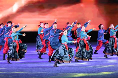 2023年全国和美乡村广场舞大赛总决赛在河南新县开幕
