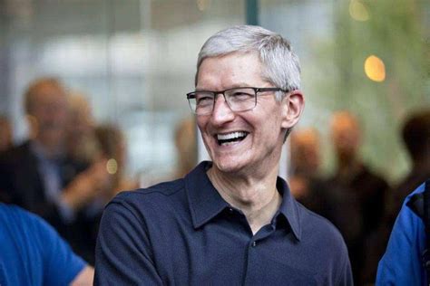 苹果CEO库克接受采访：公司是由大学辍学生创办！对此感到“非常骄傲”-新闻资讯-高贝娱乐