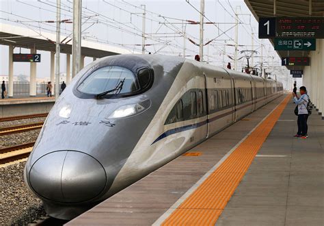 京沪高铁运行十年，谁最受益？ | 每经网
