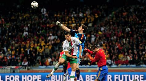 西班牙上次赢下世界杯1/8决赛，还是2010年淘汰葡萄牙_东方体育