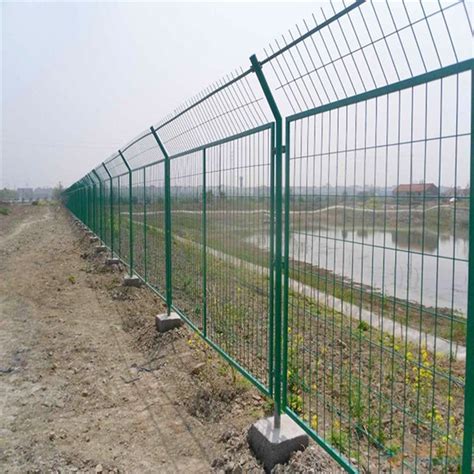 移动式防护栅栏.及公铁防护栏并行设施-技术文章-安平县东隆金属护栏网业制造有限公司