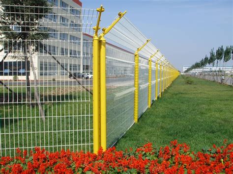 香洲道路旁边框架护栏隔离网 绿化带铁丝网围栏-一步电子网