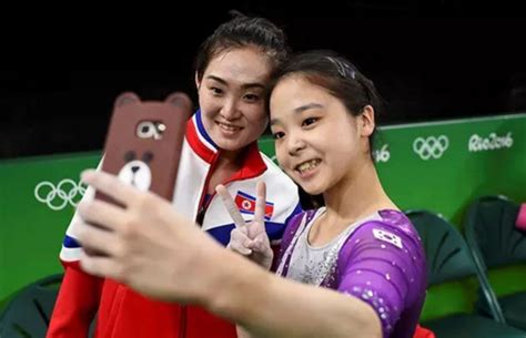 朝鲜运动员破举重女子64公斤级赛会纪录夺冠