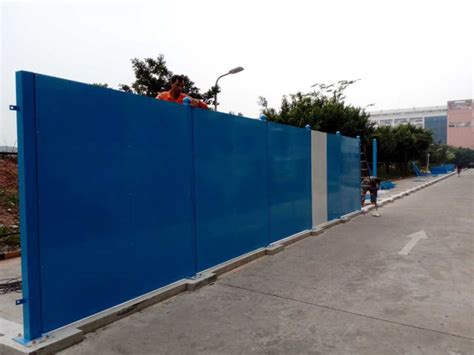 道路施工围挡交通隔离挡 临时封闭式围墙安全围栏 蓝白色塑料围挡-阿里巴巴