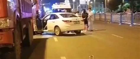 南充：惨烈车祸！司机被护栏钢板插死，疑似酒驾！|车祸|南充市_新浪新闻