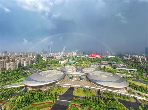 南京：雷雨过后现彩虹-人民图片网