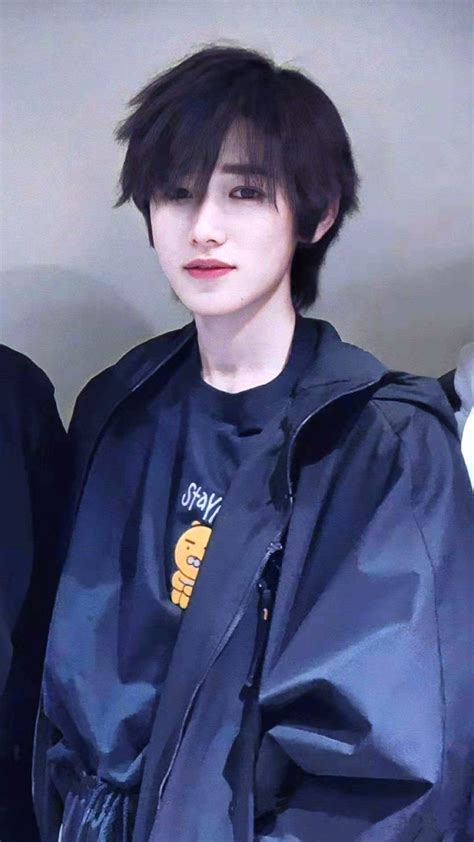 宋亚轩签名图片