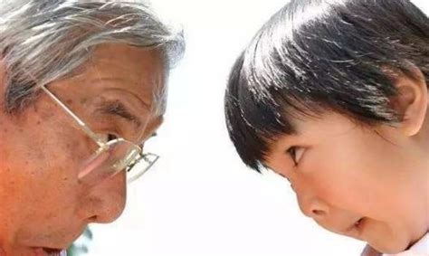 67岁老人与外孙一起应聘（图）_应聘_要闻_温州网