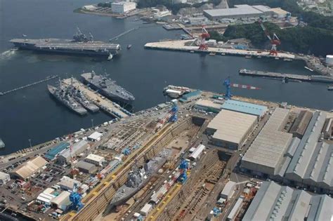 太密集！日本港口钢铁桅杆林立，战舰吨位世界第4|日本|日本海上自卫队|航母_新浪新闻