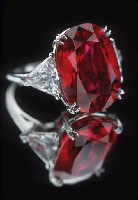 红宝石-绚烂彩色宝石世界中当之无愧的王者-彩色宝石网