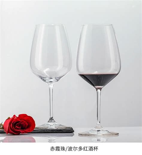 香槟杯,两个物体,长笛,葡萄酒杯,香槟,玻璃杯,葡萄酒,垂直画幅,无人摄影素材,汇图网www.huitu.com